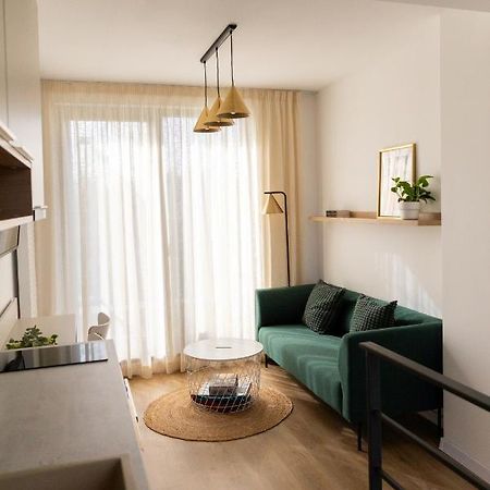 Studio 8 I One Bedroom Apartment I Airport I Therme Otopeni Bagian luar foto