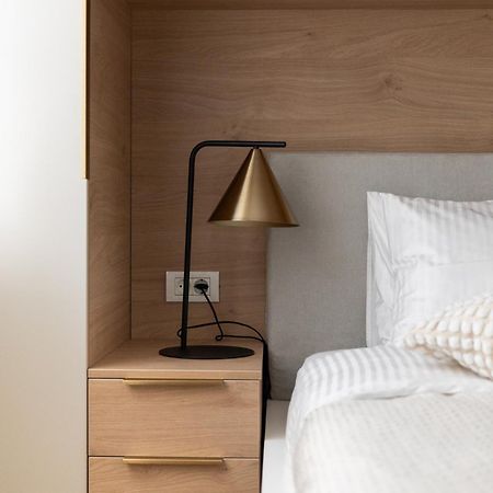 Studio 8 I One Bedroom Apartment I Airport I Therme Otopeni Bagian luar foto