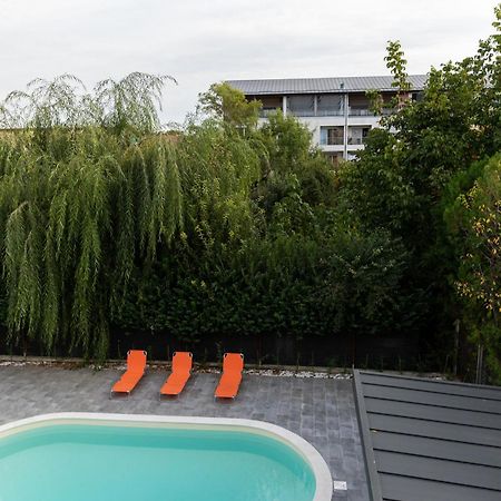 Studio 8 I One Bedroom Apartment I Airport I Therme Otopeni Bagian luar foto