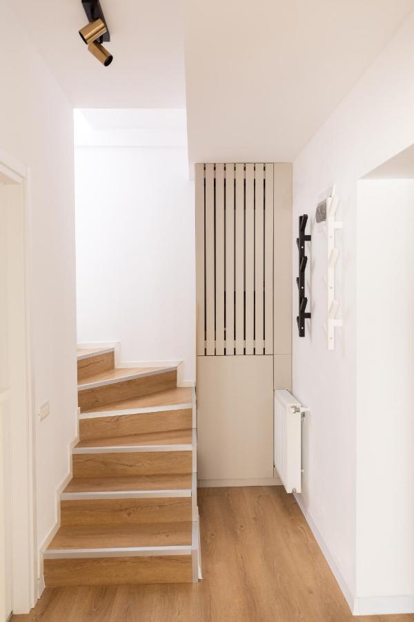 Studio 8 I One Bedroom Apartment I Airport I Therme Otopeni Bagian luar foto