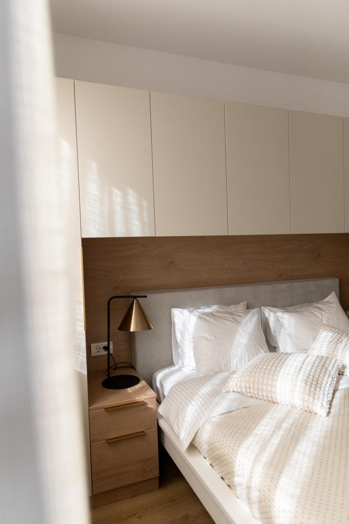 Studio 8 I One Bedroom Apartment I Airport I Therme Otopeni Bagian luar foto