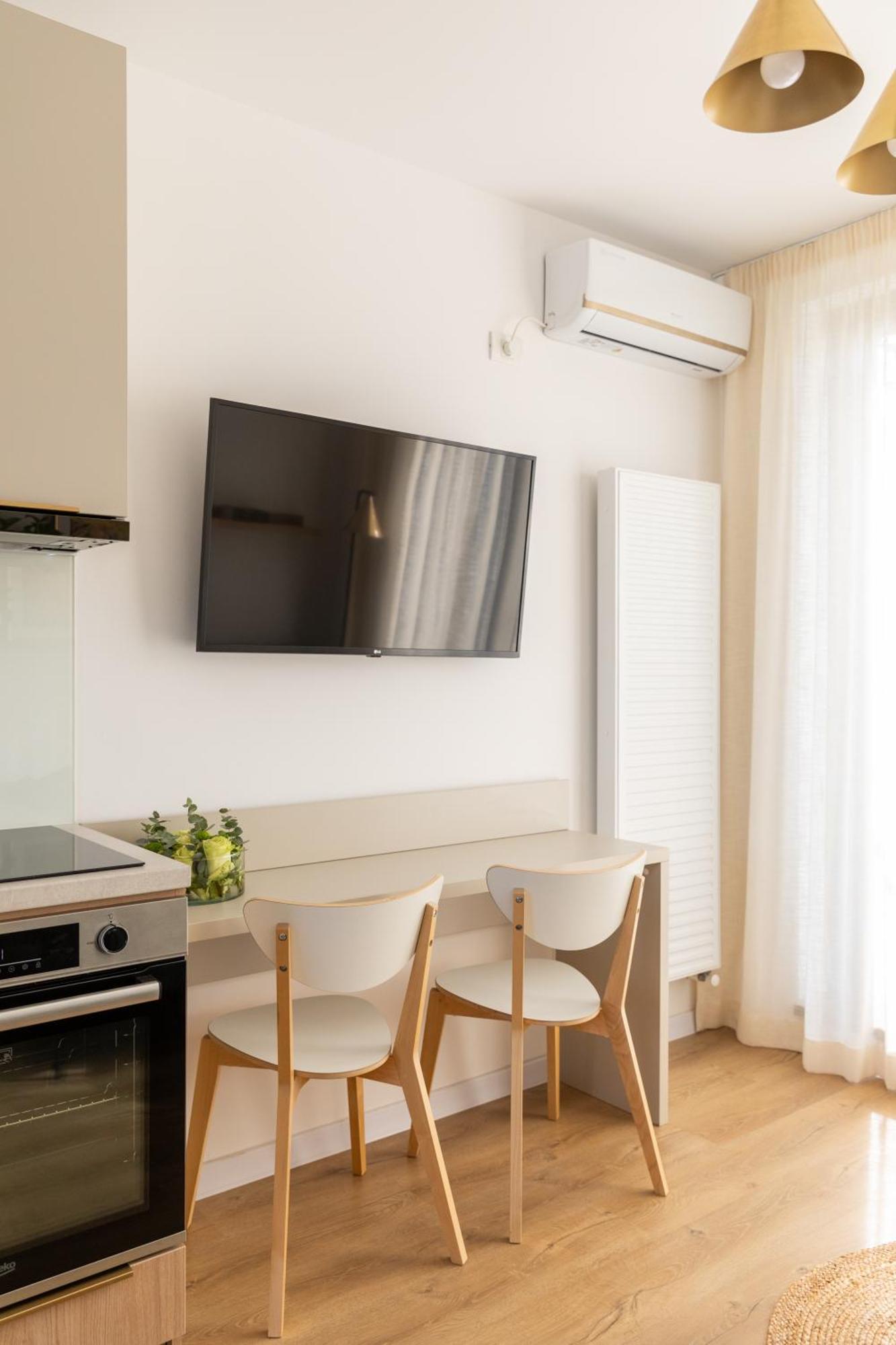 Studio 8 I One Bedroom Apartment I Airport I Therme Otopeni Bagian luar foto